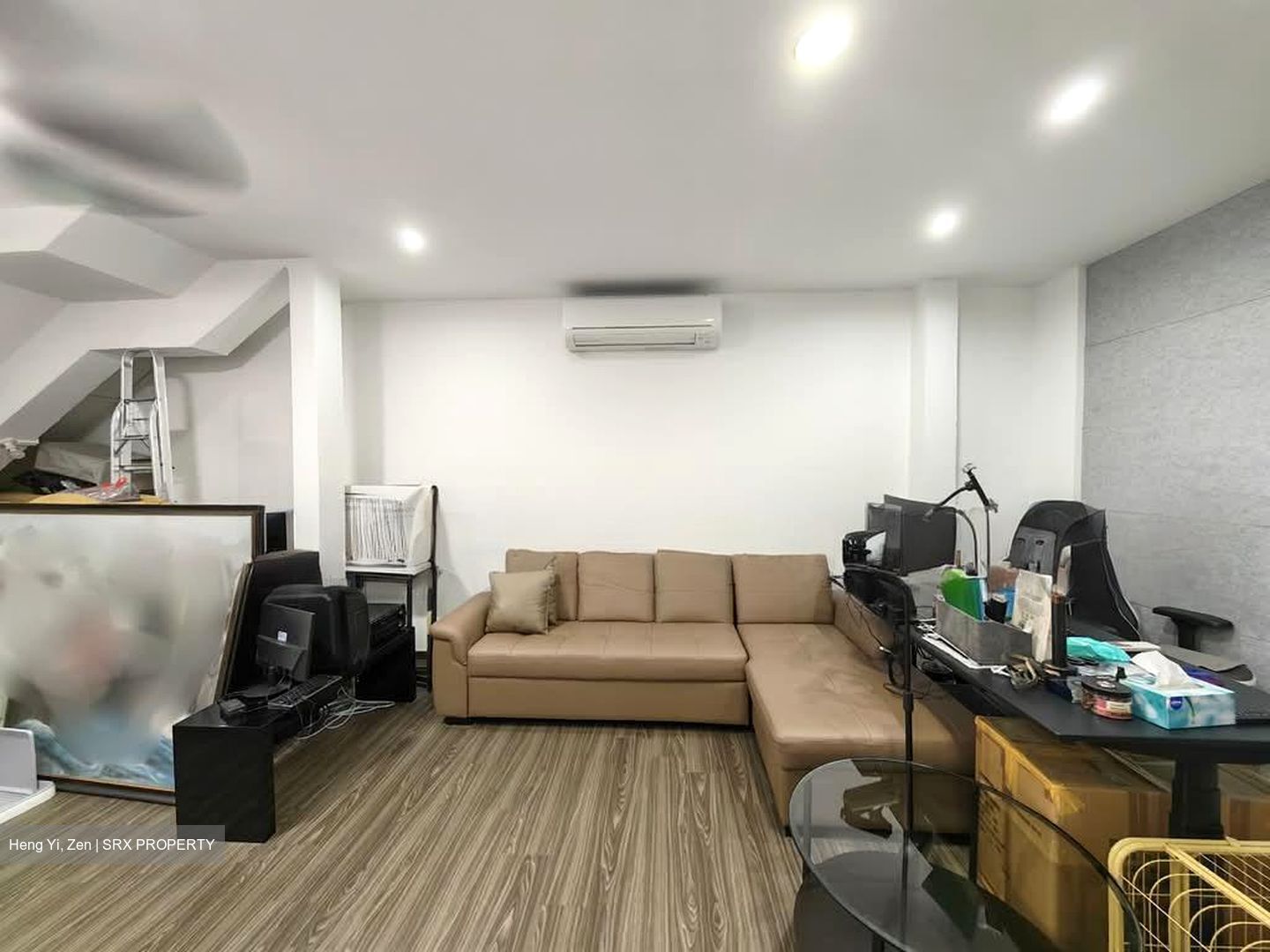 Onan Road (D15), Terrace #629724041